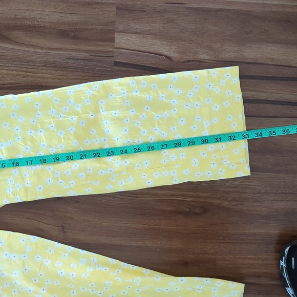 Vintage Sunny Yellow Capri Pants sz 6 - Picture 5 of 7
